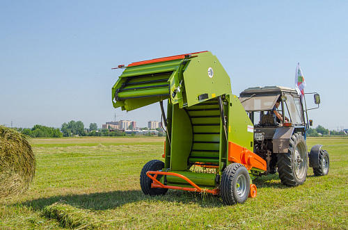 Rotobaler R12/155 Super with bale mesh tier, automatic lubrication of chains and bearings